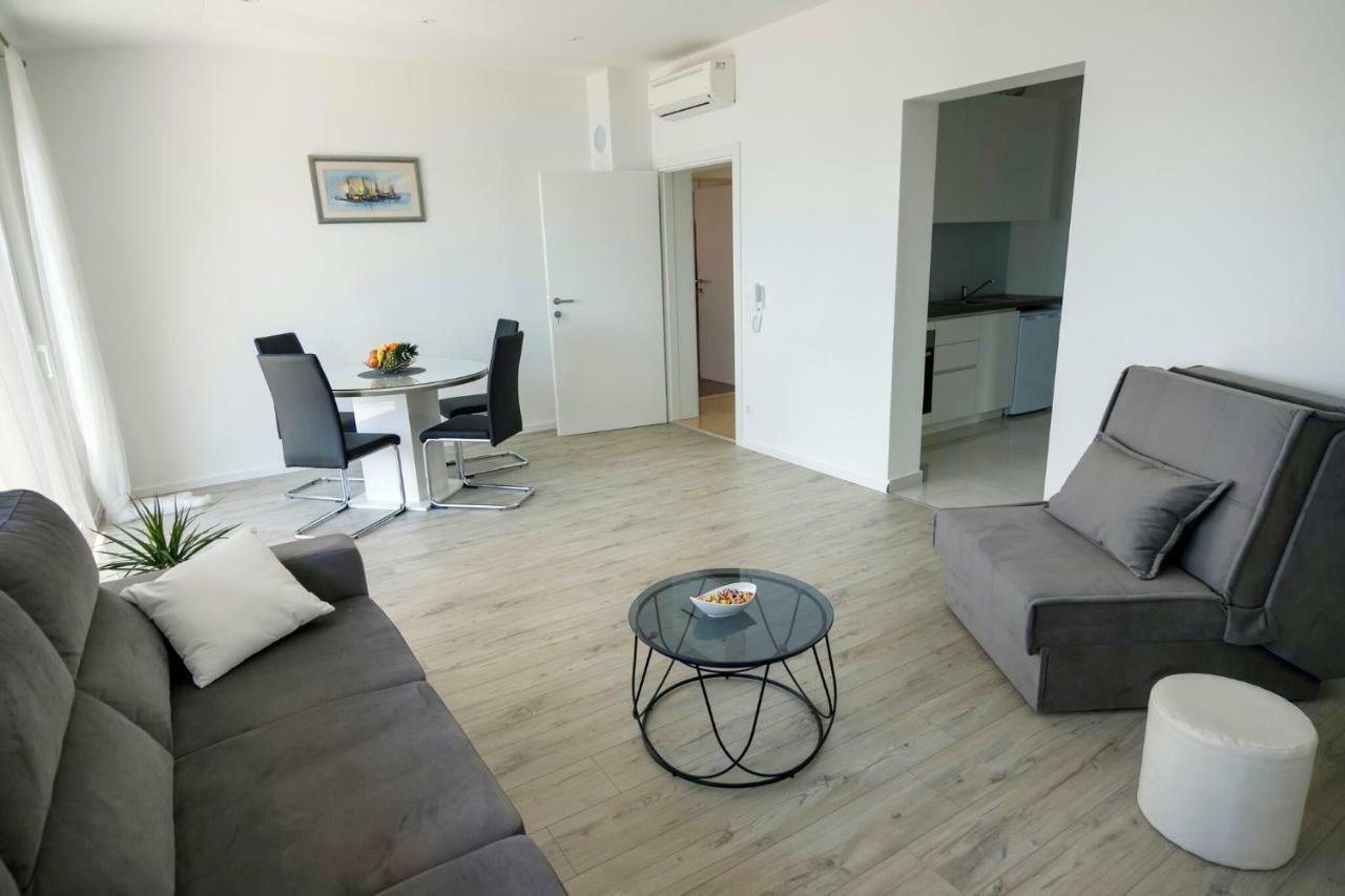 Apartmani Ticinovic Omis Ngoại thất bức ảnh